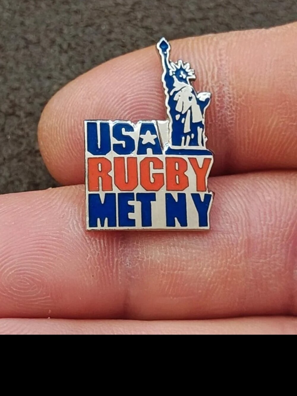 1980s/90s Rare & HTF USA Rugby Met NY Statue of Liberty Silver Tone Enamel Pin.